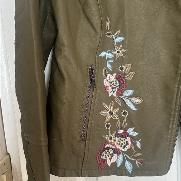 Kate & Mallory Polyurethane Women’s Jacket - Picture 4 of 8